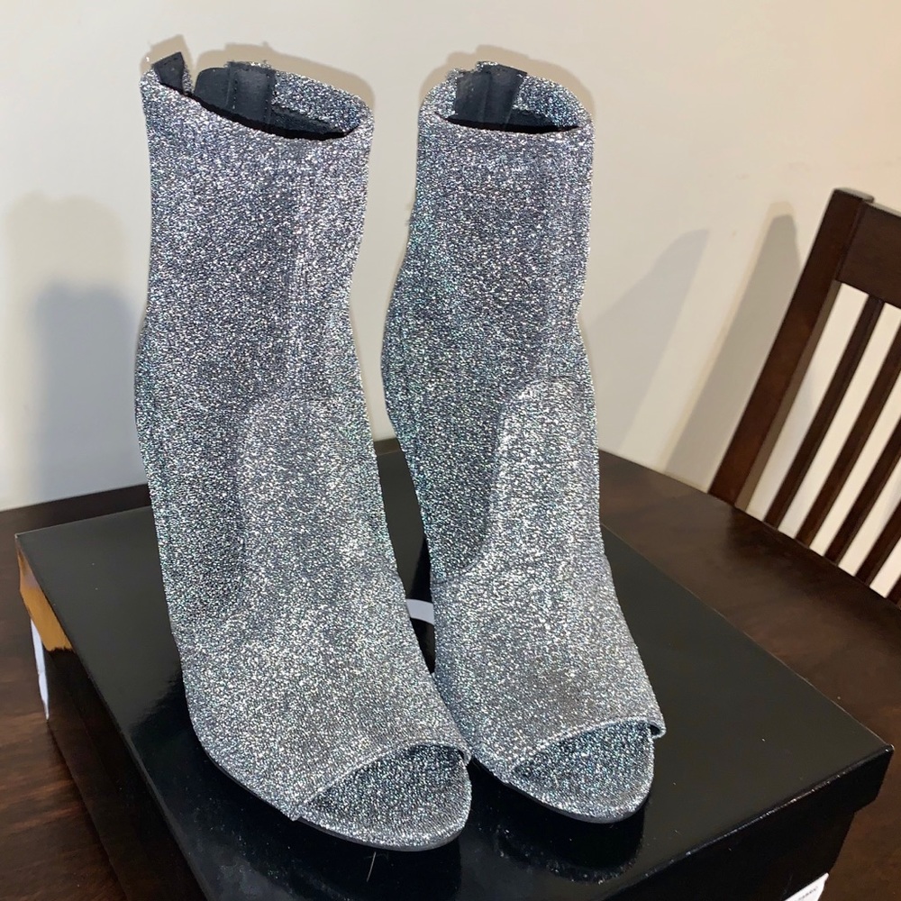 G by GUESS Womens Bex Metallic Ankle Booties
